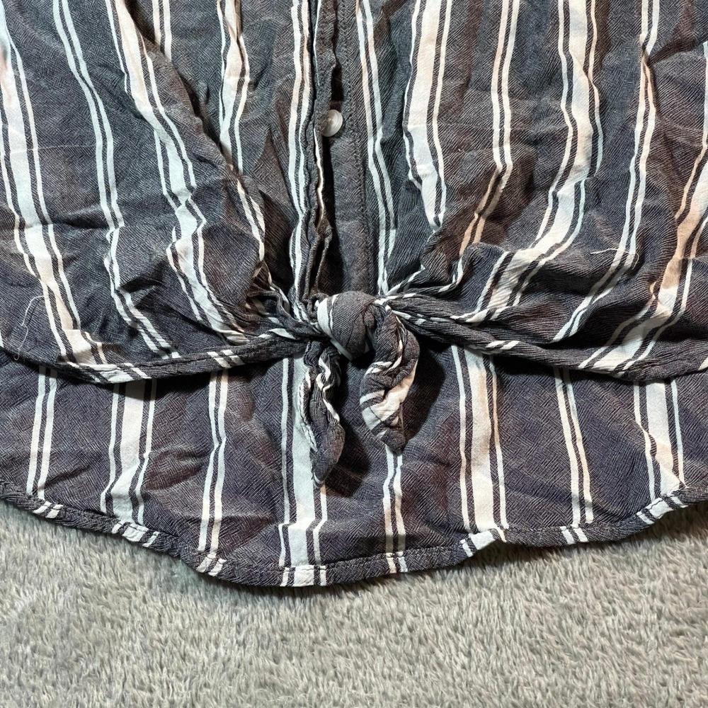 American Eagle Shirt Women's Small Gray Oversized Striped Tie-Front Top Blouse‎ - Picture 3 of 12